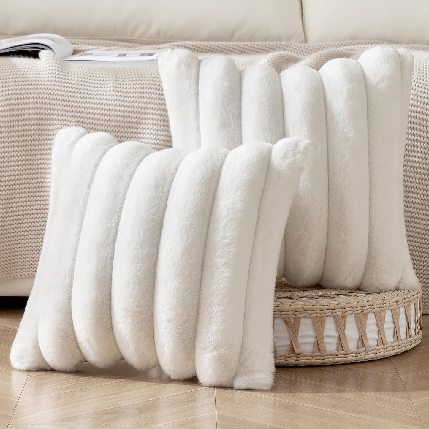 MIULEE 2er Set Plüsch Kissenbezüge Kunstpelz Dekorative Kissenhüllen Modern Sofakissen Boho Couchkissen für Wohnzimmer Sofa Schlafzimmer 40x40 Weiß