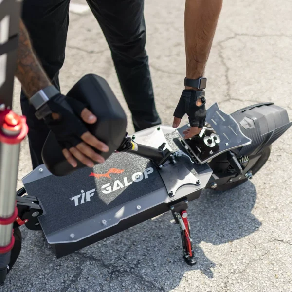 5600W Electric Scooter | 12-Inch Tires, 60V 38Ah Battery, 2280Wh Power – High-Performance E-Scooter – Bild 12